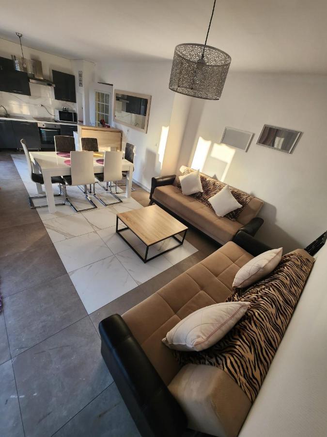Apartmán Flat Genay  Exteriér fotografie